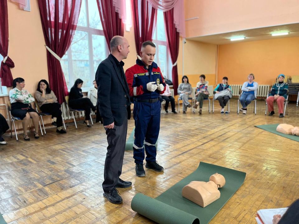 Добровольцы Запорожского регионального отделения ВСКС провели мастер-класс по оказанию первой помощи для сотрудников ГБУ ОО ЗО «Средняя общеобразовательная школа №11» города Бердянск Добровольцы Запорожского регионального отделения ВСКС провели мастер-класс по оказанию первой помощи для сотрудников ГБУ ОО ЗО «Средняя общеобразовательная школа №11» города Бердянск