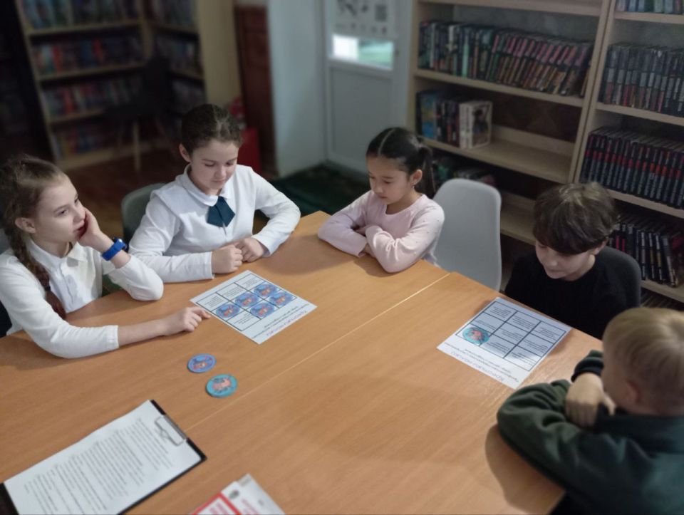 Беседа о терроризме в Приазовской центральной библиотеке Беседа о терроризме в Приазовской центральной библиотеке