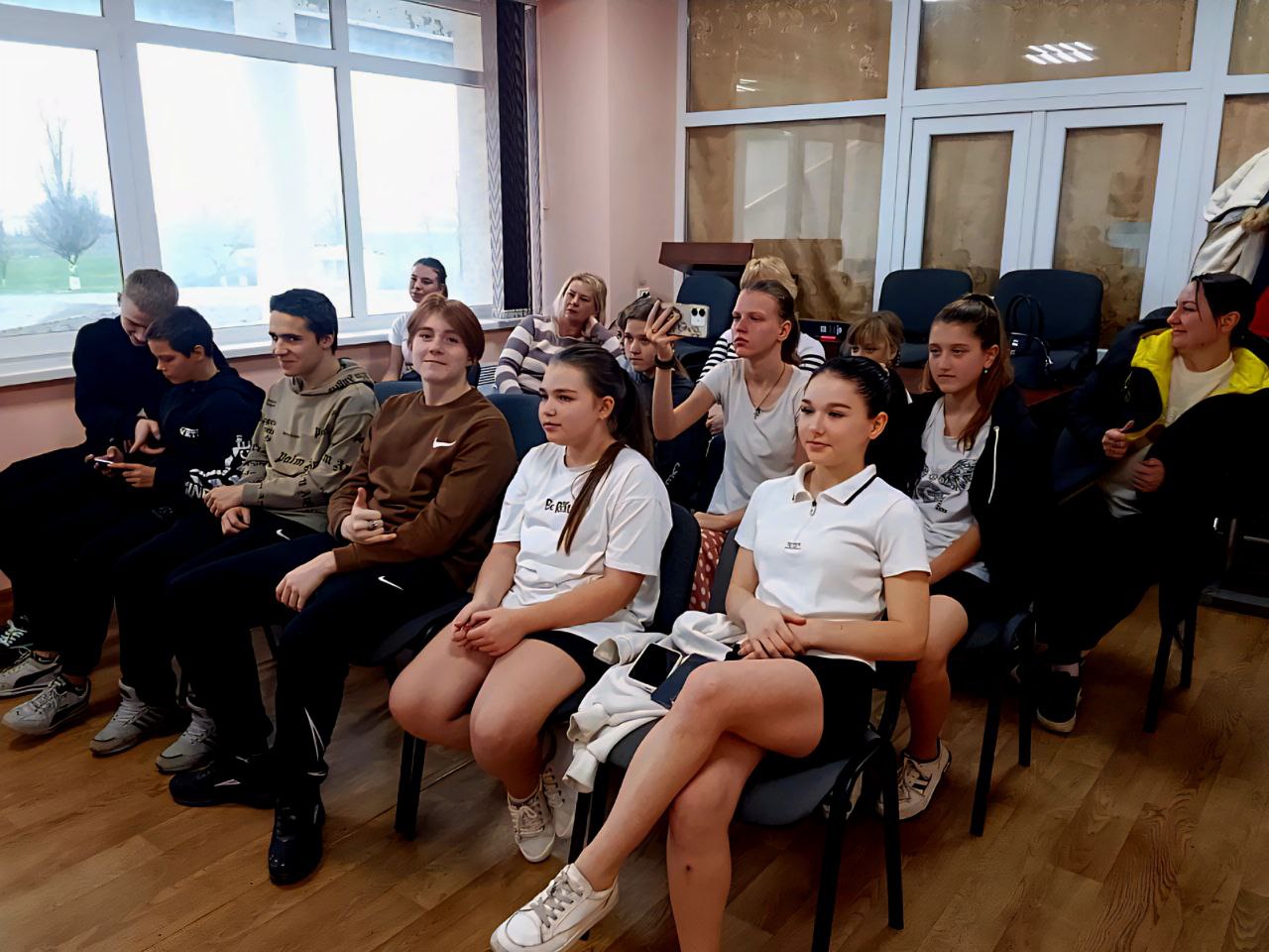 30 ноября в Александровском сельском доме культуры прошло тематическое мероприятие ко Дню Матери: «В ладонях матери — вся нежность мира» 30 ноября в Александровском сельском доме культуры прошло тематическое мероприятие ко Дню Матери: «В ладонях матери — вся нежность мира»