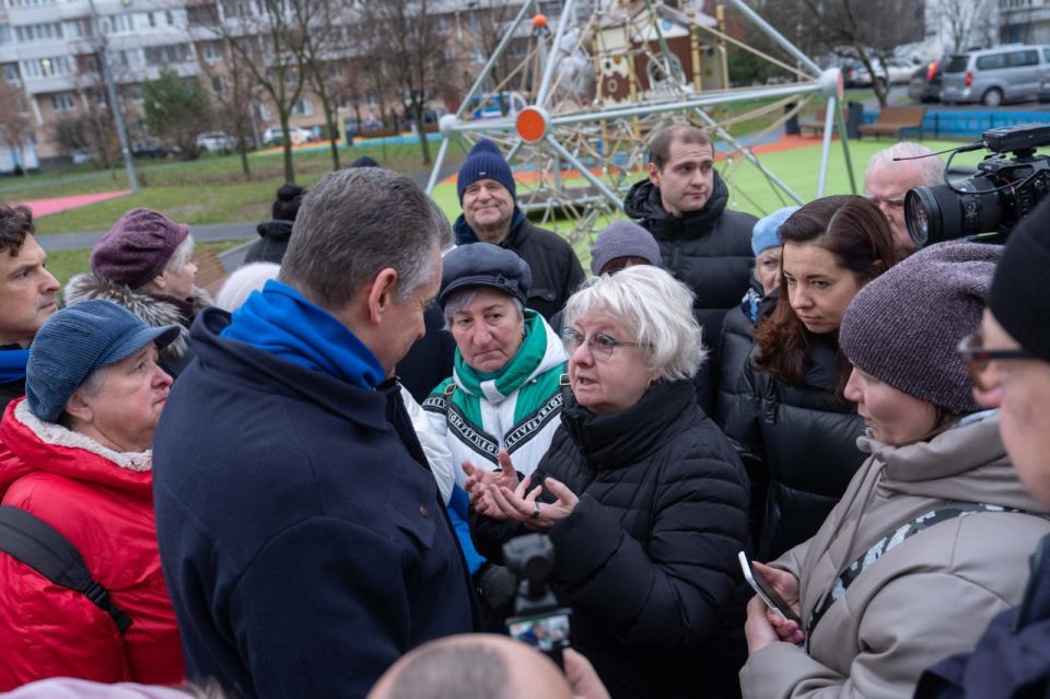 Леонид Слуцкий встретился с представителями старшего поколения: ЛДПР поднимает острые вопросы на федеральный уровень Леонид Слуцкий встретился с представителями старшего поколения: ЛДПР поднимает острые вопросы на федеральный уровень