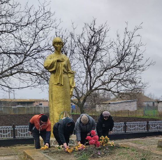 "ИМЯ ТВОЁ НЕИЗВЕСТНО, ПОДВИГ ТВОЙ БЕССМЕРТЕН" "ИМЯ ТВОЁ НЕИЗВЕСТНО, ПОДВИГ ТВОЙ БЕССМЕРТЕН"