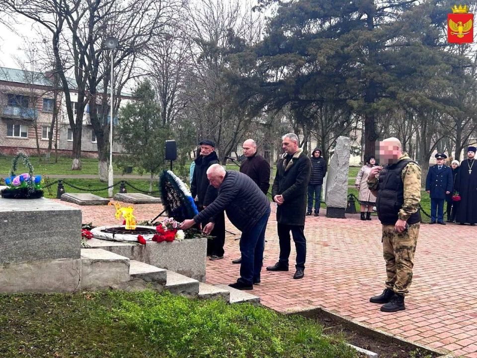 �������� ������..... 3 �������, � ���� ������������ �������, �� ������������ ��������� ������-�������� � ����������� ������ ��������� ��������� ������������� ������