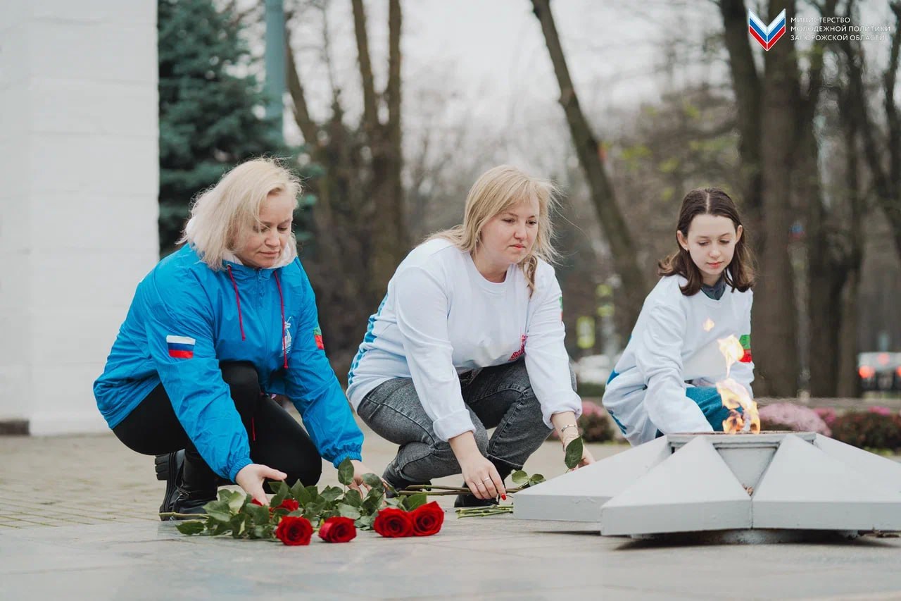 В День Неизвестного солдата в Мелитополе состоялось возложение цветов к Вечному огню В День Неизвестного солдата в Мелитополе состоялось возложение цветов к Вечному огню