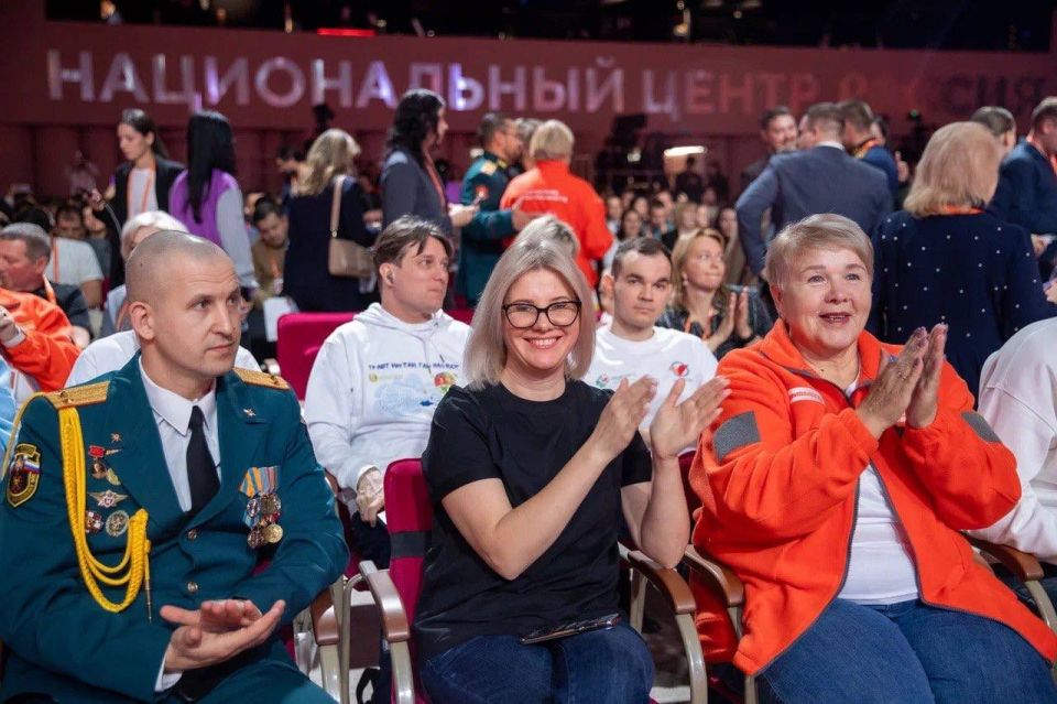 Статс-секретарь – заместитель Министра обороны РФ, председатель фонда «Защитники Отечества» Анна Цивилева приняла участие в церемонии награждения Международной премии #МЫВМЕСТЕ и вручила награды лауреатам номинации «Герои... Статс-секретарь – заместитель Министра обороны РФ, председатель фонда «Защитники Отечества» Анна Цивилева приняла участие в церемонии награждения Международной премии #МЫВМЕСТЕ и вручила награды лауреатам номинации «Герои...