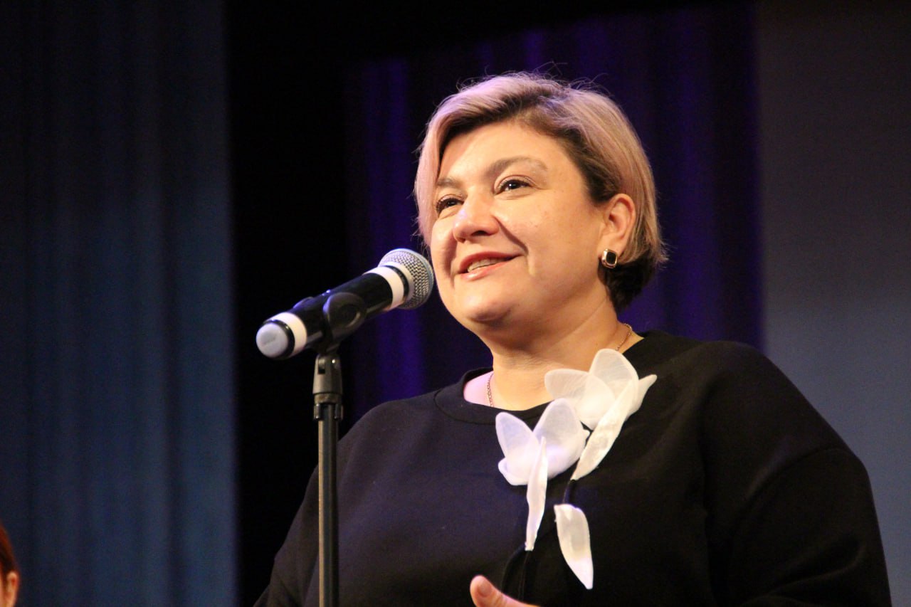 Праздничный концерт ко Дню матери прошел в Мелитополе Праздничный концерт ко Дню матери прошел в Мелитополе