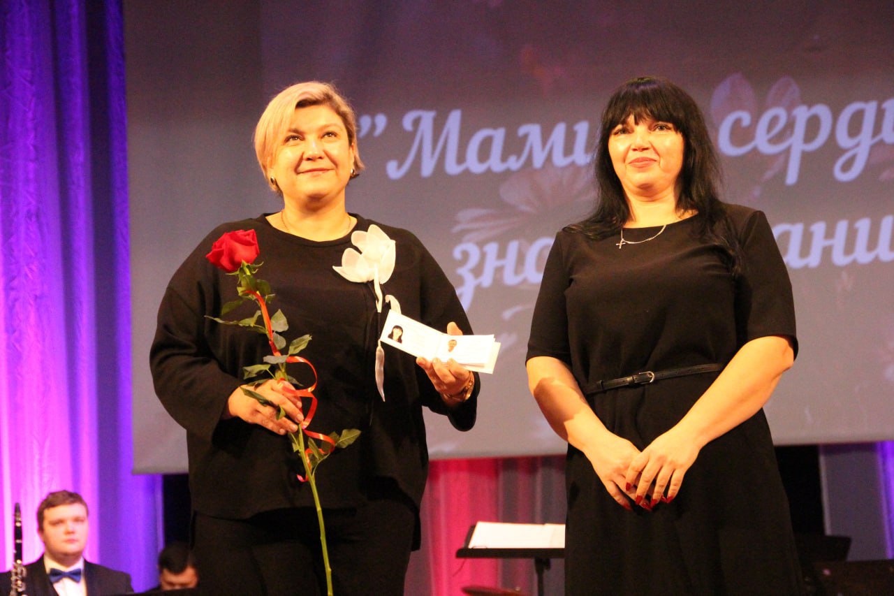 Праздничный концерт ко Дню матери прошел в Мелитополе Праздничный концерт ко Дню матери прошел в Мелитополе