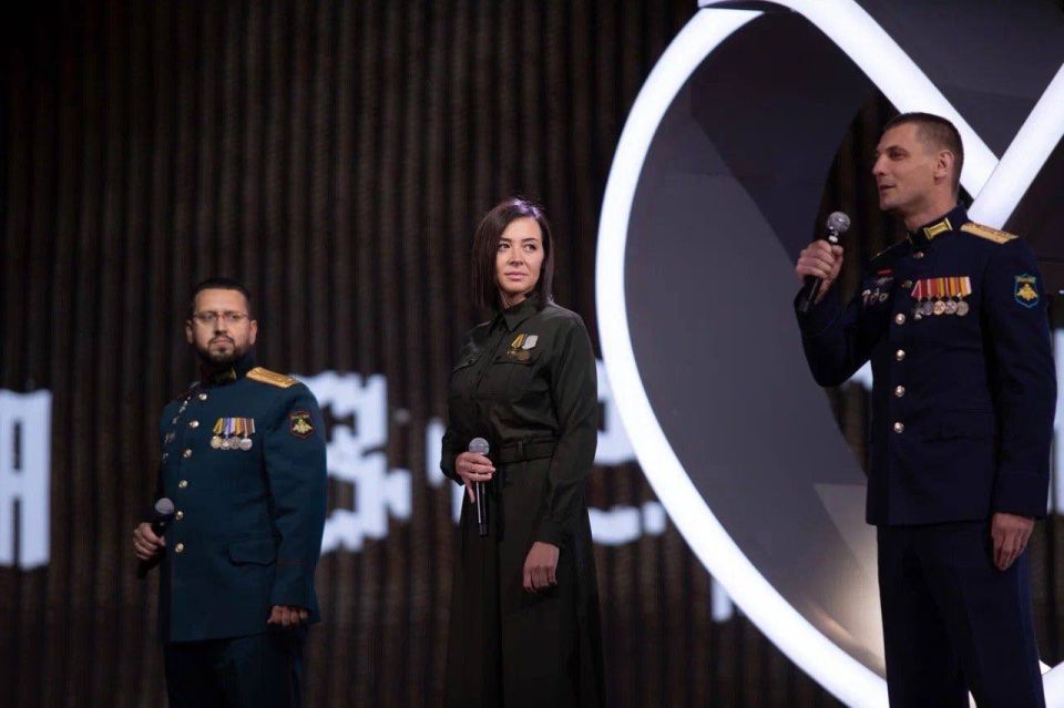 Статс-секретарь – заместитель Министра обороны РФ, председатель фонда «Защитники Отечества» Анна Цивилева приняла участие в церемонии награждения Международной премии #МЫВМЕСТЕ и вручила награды лауреатам номинации «Герои... Статс-секретарь – заместитель Министра обороны РФ, председатель фонда «Защитники Отечества» Анна Цивилева приняла участие в церемонии награждения Международной премии #МЫВМЕСТЕ и вручила награды лауреатам номинации «Герои...