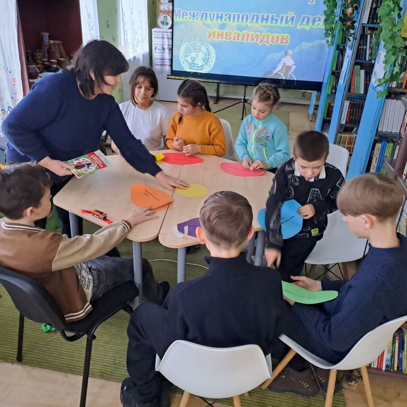"НЕ БЫВАЕТ БЕДЫ ЧУЖОЙ". В Гаммовской сельской библиотеке прошло мероприятие посвященное Дню инвалидов "НЕ БЫВАЕТ БЕДЫ ЧУЖОЙ". В Гаммовской сельской библиотеке прошло мероприятие посвященное Дню инвалидов