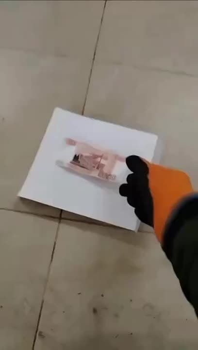 Деньги, сладости и игрушки — все эти вещи, на первый взгляд, не могут принести вред