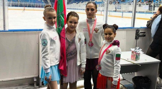 Фигуристки из Запорожской области взяли медали на соревнованиях в Сириусе