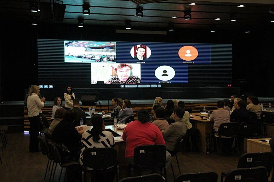 Методическое совещание по развитию библиотечного дела прошло на базе Министерства культуры Запорожской области Методическое совещание по развитию библиотечного дела прошло на базе Министерства культуры Запорожской области