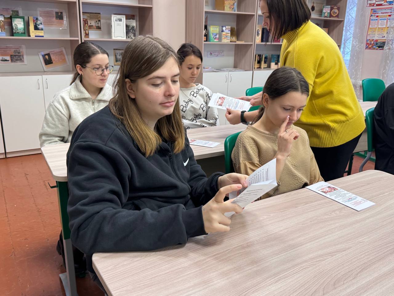 3 декабря 2025 года ГБУ ОО ЗО «Художественно-эстетический лицей-интернат №5 имени пионера-героя ВОВ Володи Дубинина» города Мелитополь посетили гости из Мелитопольского государственного университета — преподаватели кафедры... 3 декабря 2025 года ГБУ ОО ЗО «Художественно-эстетический лицей-интернат №5 имени пионера-героя ВОВ Володи Дубинина» города Мелитополь посетили гости из Мелитопольского государственного университета — преподаватели кафедры...