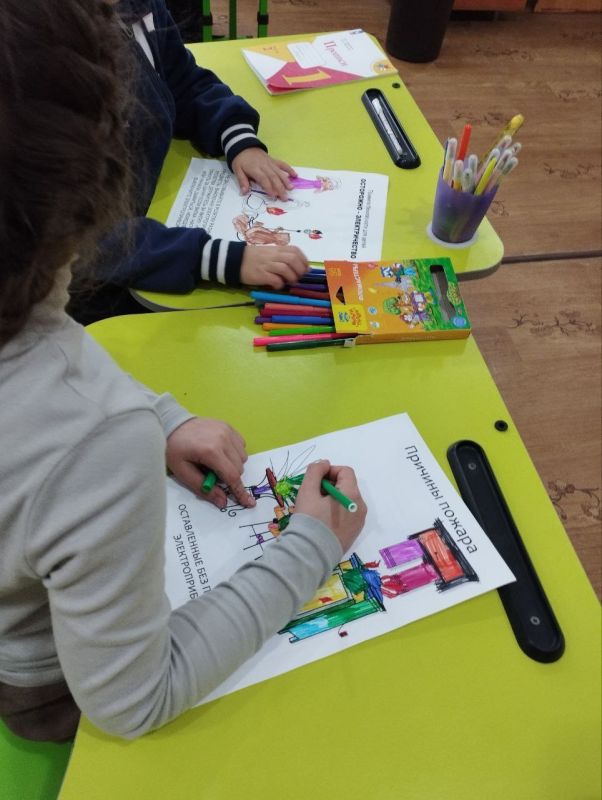 Работники культуры Анновского СДК и библиотеки для учащихся первого класса провели беседу Работники культуры Анновского СДК и библиотеки для учащихся первого класса провели беседу