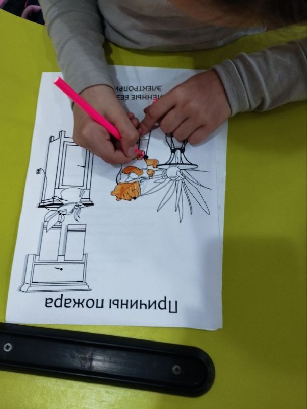 Работники культуры Анновского СДК и библиотеки для учащихся первого класса провели беседу Работники культуры Анновского СДК и библиотеки для учащихся первого класса провели беседу