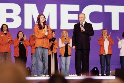 В День добровольца Бердянск принял участие в Международном форуме #МЫВМЕСТЕ 2025