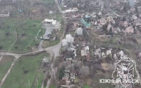 Подразделения Южной группировки войск выявили пункт управления БПЛА ВСУ и точным ударом с применением 152-мм гаубицы «Мста-Б» (2А65) и БПЛА «Молния» полностью уничтожили цель