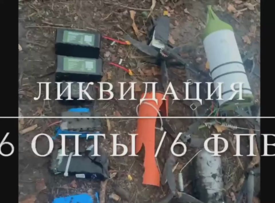 Отражение массированного налёта FPV-дронов противника на позицию наших воинов