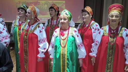 «Эх, полным-полна моя коробушка» - поется в народной песне