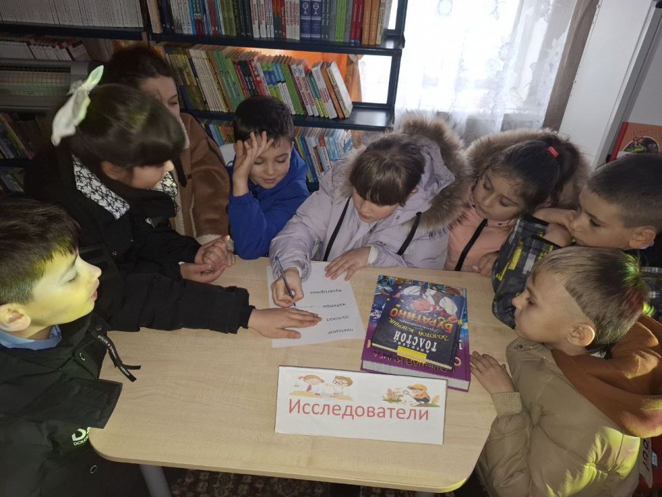 "Читай с нами". В рамках районной библиотечной акции " Читай с нами"в Богдановской сельской библиотеке прошло знакомство с литературой по теме акции " КнигаСВОд" .Библиотекарь с радостью встретила наших маленьких... "Читай с нами". В рамках районной библиотечной акции " Читай с нами"в Богдановской сельской библиотеке прошло знакомство с литературой по теме акции " КнигаСВОд" .Библиотекарь с радостью встретила наших маленьких...