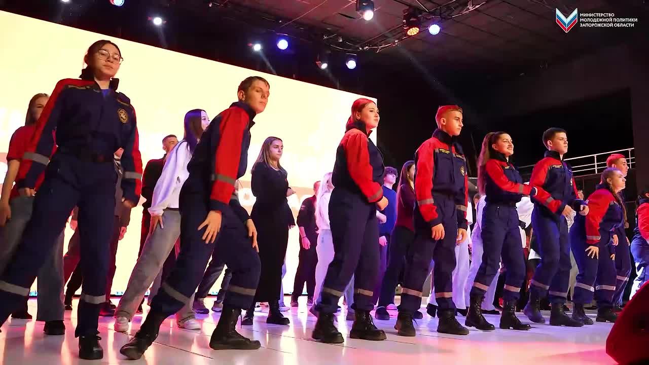 Танцевальный флешмоб, посвящённый Дню добровольца прошёл в Мелитополе