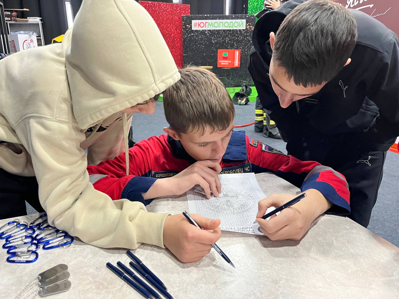 Студенты-спасатели Запорожского РО ВСКС стали частью мероприятия, посвященного Дню добровольца, которое состоялось на базе Министерства молодёжной политики Запорожской области Студенты-спасатели Запорожского РО ВСКС стали частью мероприятия, посвященного Дню добровольца, которое состоялось на базе Министерства молодёжной политики Запорожской области