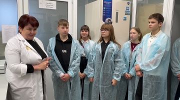 Ученики агротехнологического класса Вознесенской школы №4 посетили лабораторную базу Азово-Черноморского филиала ФГБУ «ЦОК АПК»