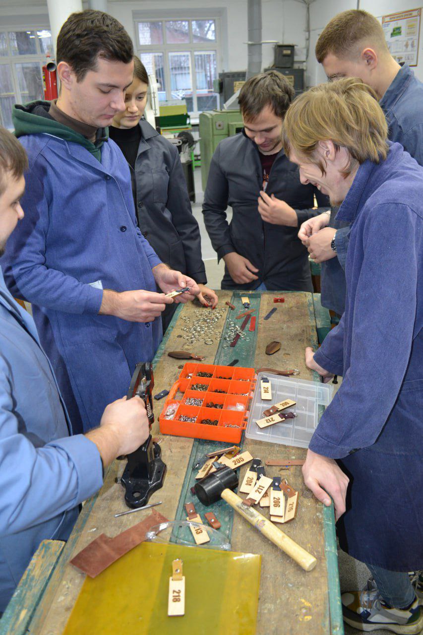 «Ключи к знаниям: когда идея становится формой» «Ключи к знаниям: когда идея становится формой»