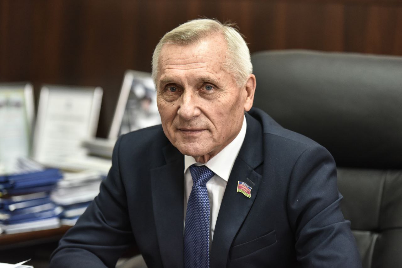 Сегодня, 6 декабря, свой день рождения отмечает Николай Гриценко