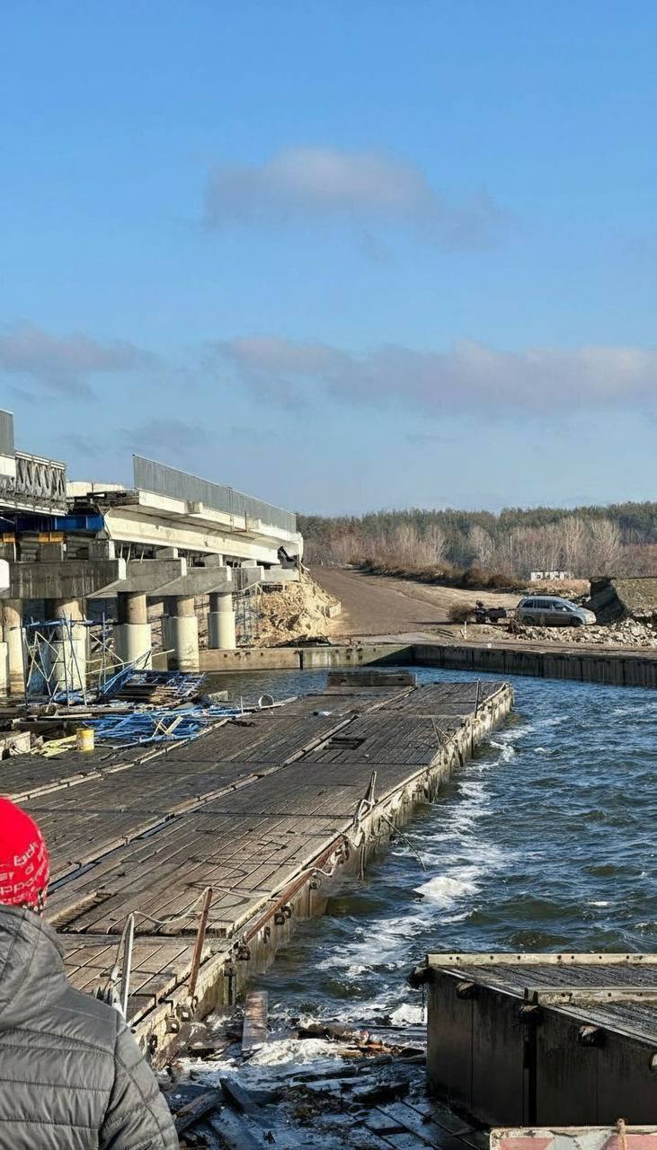 Фото с поражённой дамбы Печенежского водохранилища