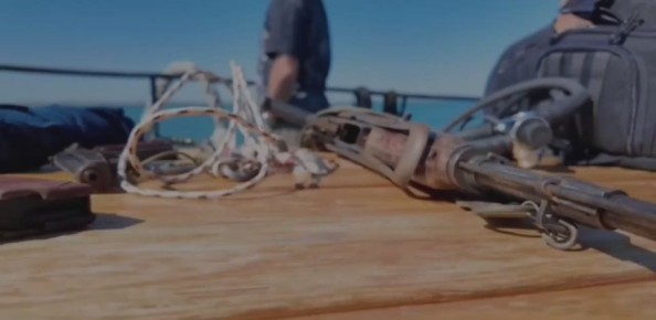 Автомат Калашникова и пистолет Макарова испытали в Азовском море