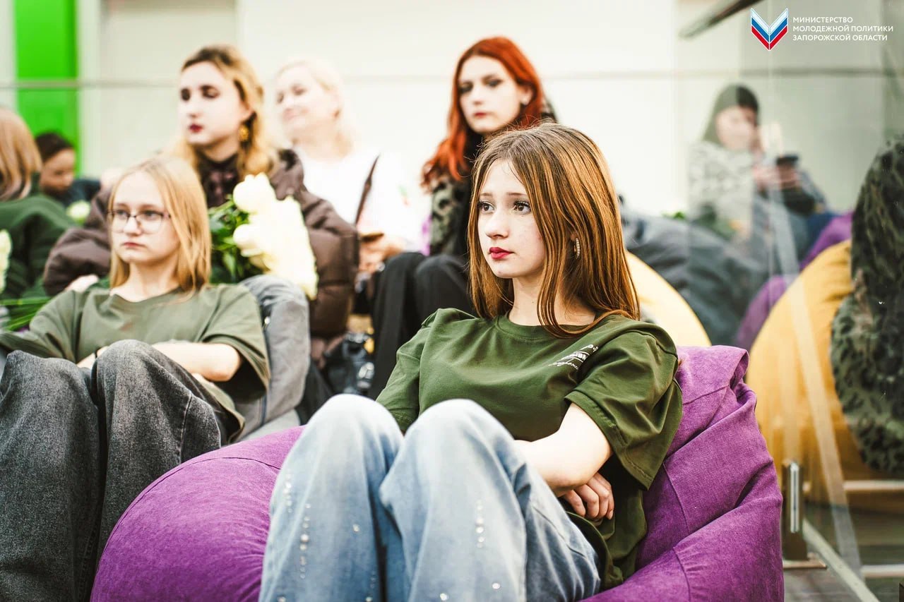 Поэт из Забайкалья познакомил молодежь Мелитополя со своими стихами Поэт из Забайкалья познакомил молодежь Мелитополя со своими стихами