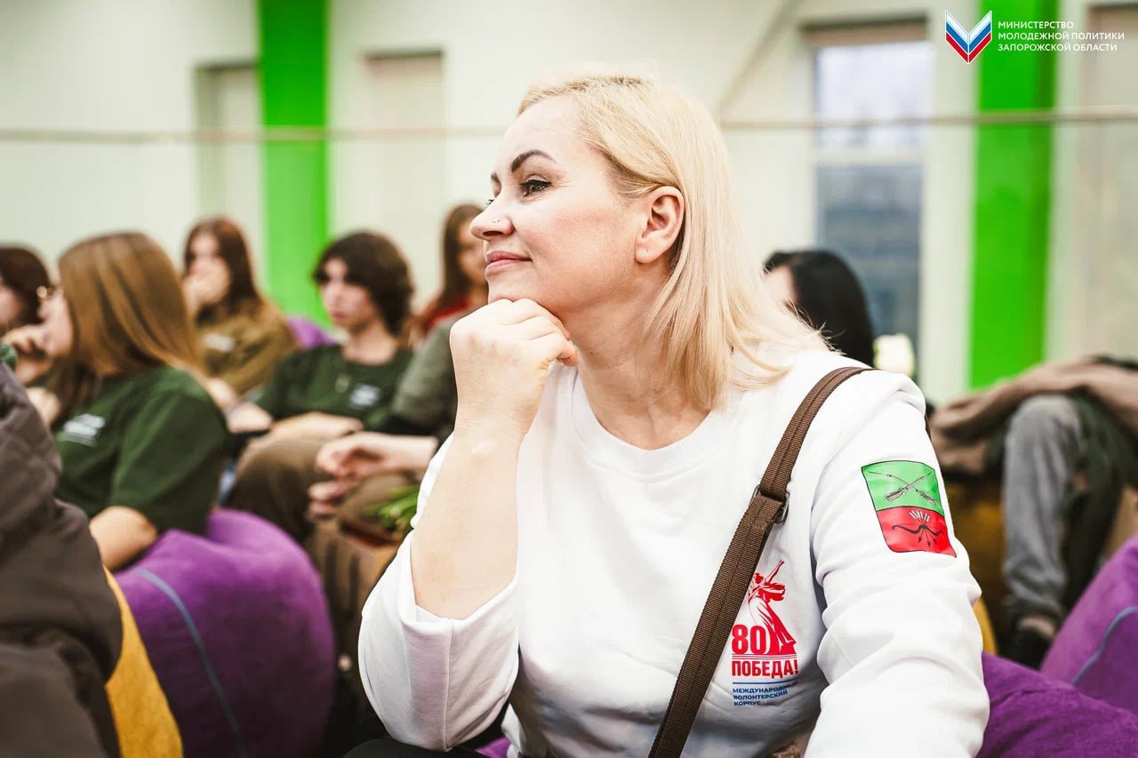 Поэт из Забайкалья познакомил молодежь Мелитополя со своими стихами Поэт из Забайкалья познакомил молодежь Мелитополя со своими стихами