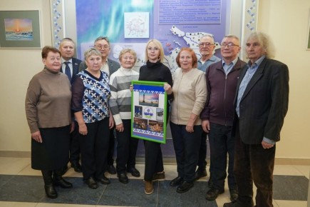 Ирина Гехт: Обсудили с представителями общественной организации Санкт-Петербургского землячества НАО «Нятва-Дружба» вопрос об увековечении памяти первого ненецкого филолога, переводчика, собирателя фольклора Антона Петровича...