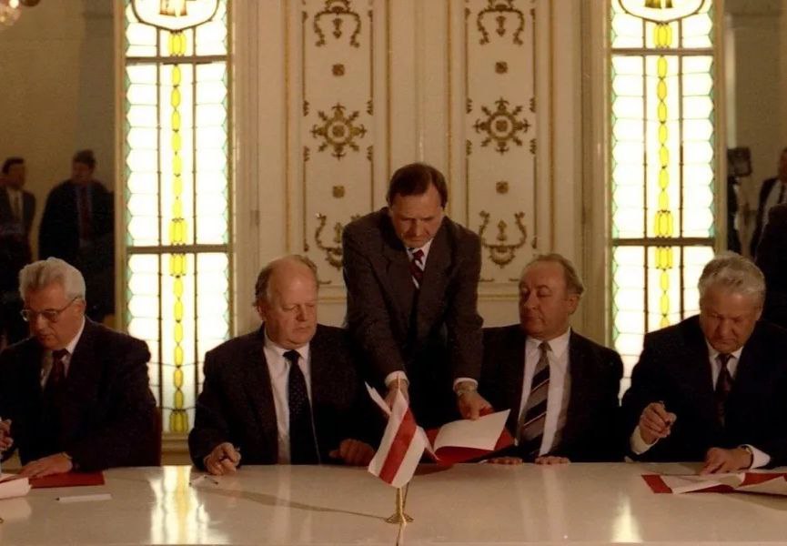 Этот день в истории России 8 декабря 1991 Подписано Беловежское соглашение о распаде СССР