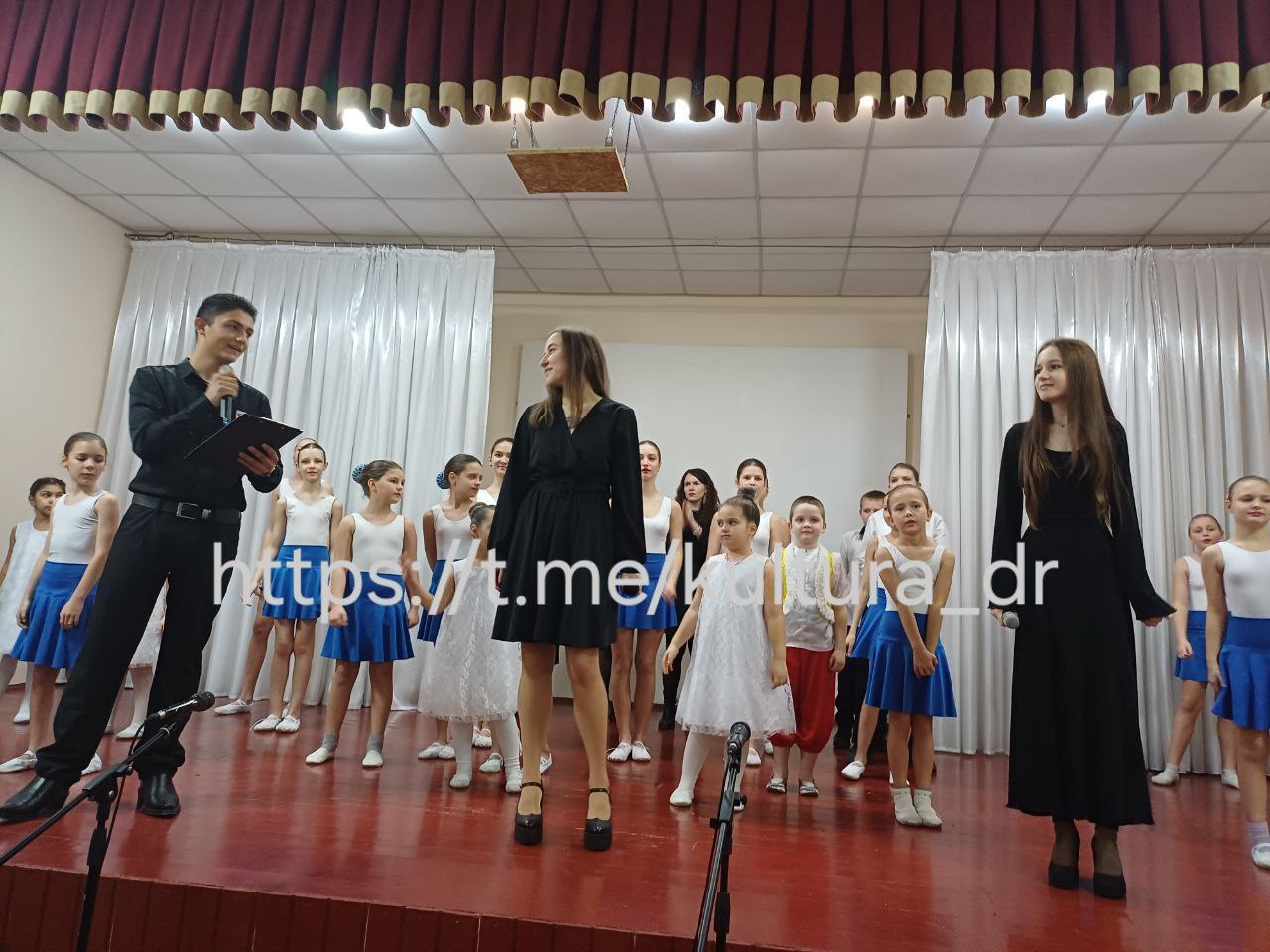 В Балковском СДК прошёл трогательный концерт, посвящённый Дню матери - "Тебе, родная..." В Балковском СДК прошёл трогательный концерт, посвящённый Дню матери - "Тебе, родная..."