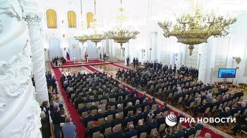 В День Героев Отечества Владимир Путин наградил Героев России