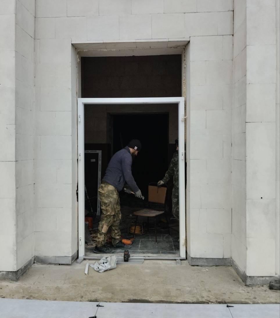 Дагестанские строители восстанавливают Дом культуры в пгт Михайловка Дагестанские строители восстанавливают Дом культуры в пгт Михайловка