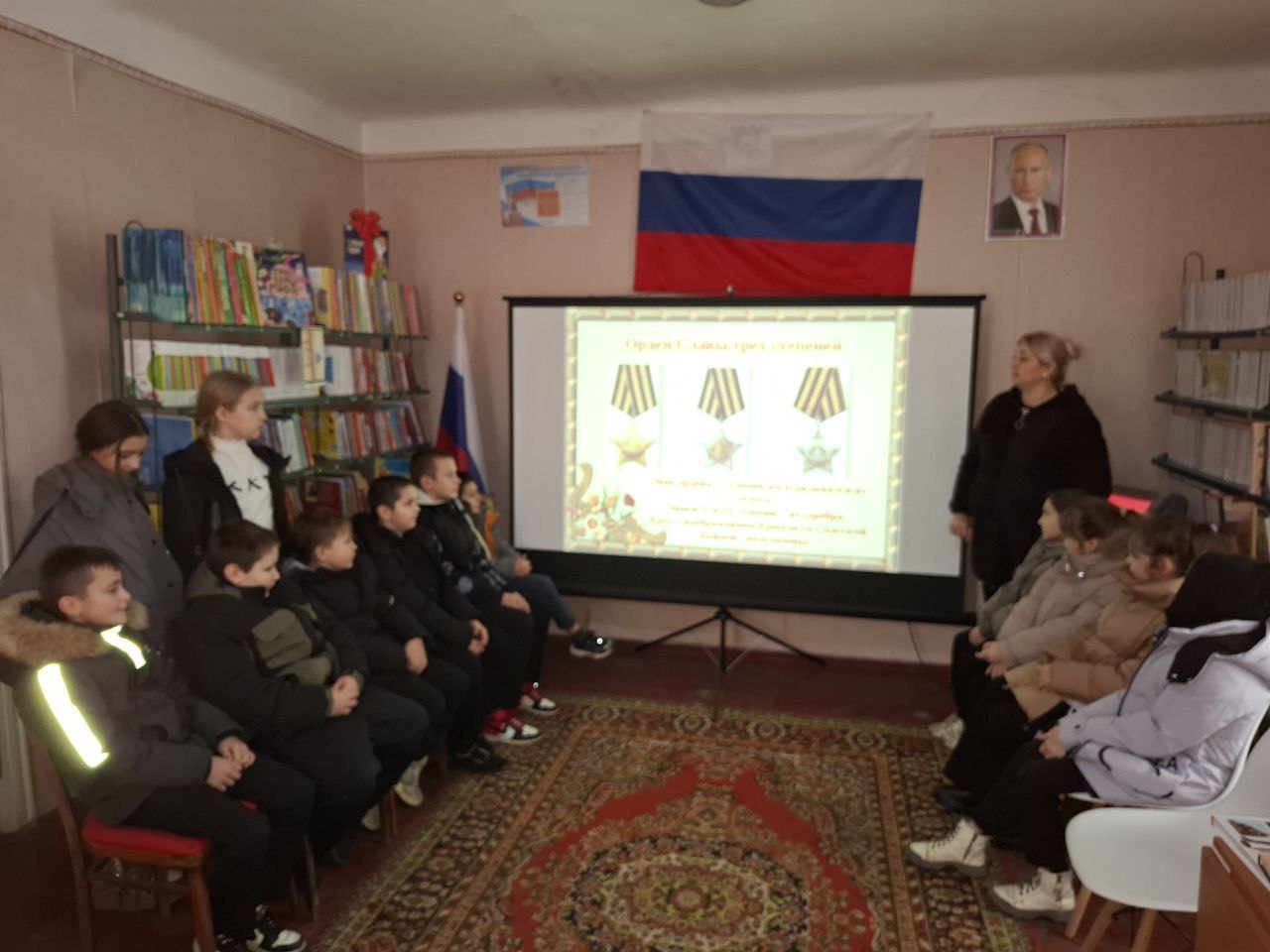 9 декабря в Богдановской сельской библиотеке прошел урок мужества" Гордимся славою героев", посвященный Дню героев Отечества 9 декабря в Богдановской сельской библиотеке прошел урок мужества" Гордимся славою героев", посвященный Дню героев Отечества