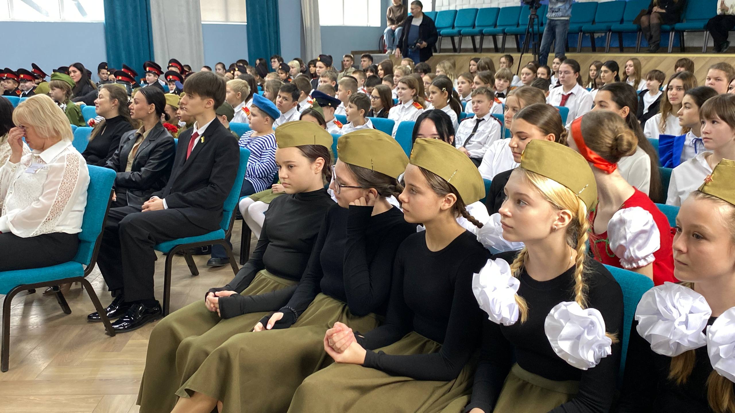 Закрытие Года защитника Отечества в школе №15 имени графа Е. Ф. Комаровского Закрытие Года защитника Отечества в школе №15 имени графа Е. Ф. Комаровского