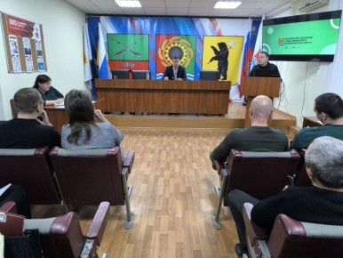 Глава Акимовского муниципального округа Александр Трудоношин провел большое расширенное совещание с аппаратом, шеф-регионом, начальниками теротделов, руководителями служб и ведомств