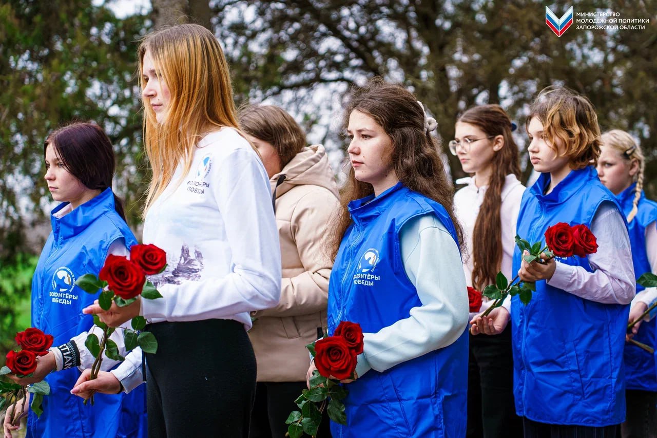В Акимовском районе состоялось возложение цветов в честь Дня Героев Отечества В Акимовском районе состоялось возложение цветов в честь Дня Героев Отечества