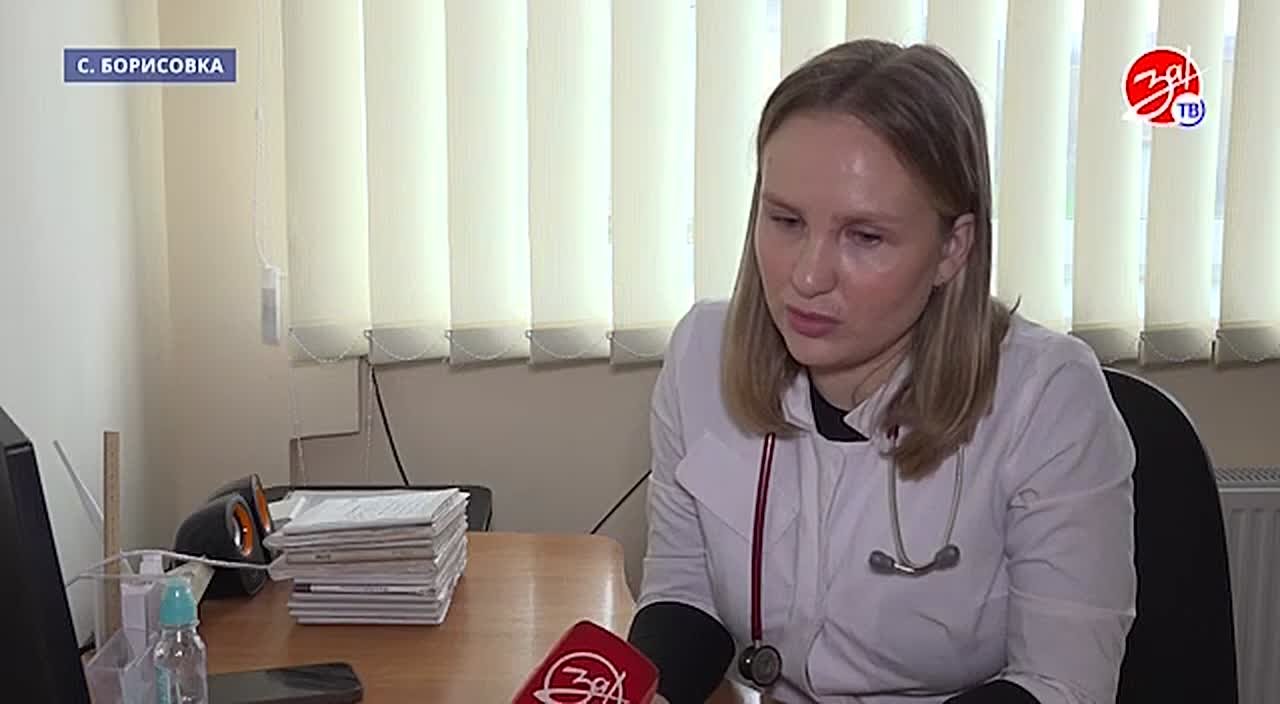 Мурманский врач-педиатр проводит прием юных пациентов в селах Приморского муниципалитета