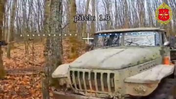 Расчеты FPV-дронов подразделений войск БПС уничтожили автомобильную технику ВСУ, использовавшуюся для доставки личного состава и боеприпасов на линию боевого соприкосновения, а также поразили пункт временной дислокации и...