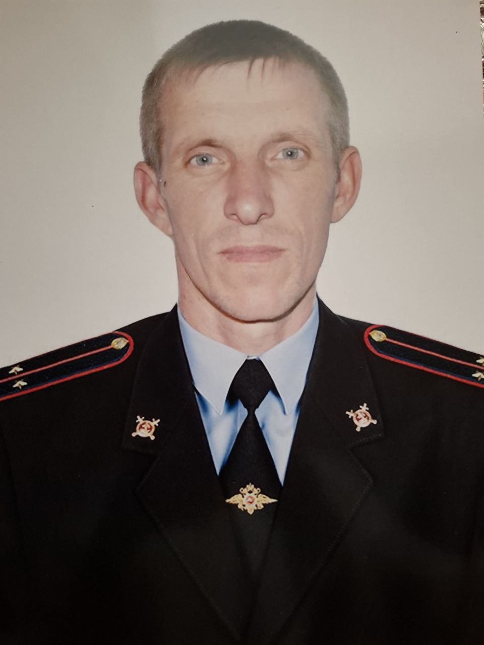 Подвиг Героя живёт вечно!. Ко Дню Героев Отечества, который отмечается в стране 9 декабря, ученики и педагогический коллектив Васильевской «Средней общеобразовательной школы №3 имени лейтенанта полиции Александра Сергеевича... Подвиг Героя живёт вечно!. Ко Дню Героев Отечества, который отмечается в стране 9 декабря, ученики и педагогический коллектив Васильевской «Средней общеобразовательной школы №3 имени лейтенанта полиции Александра Сергеевича...