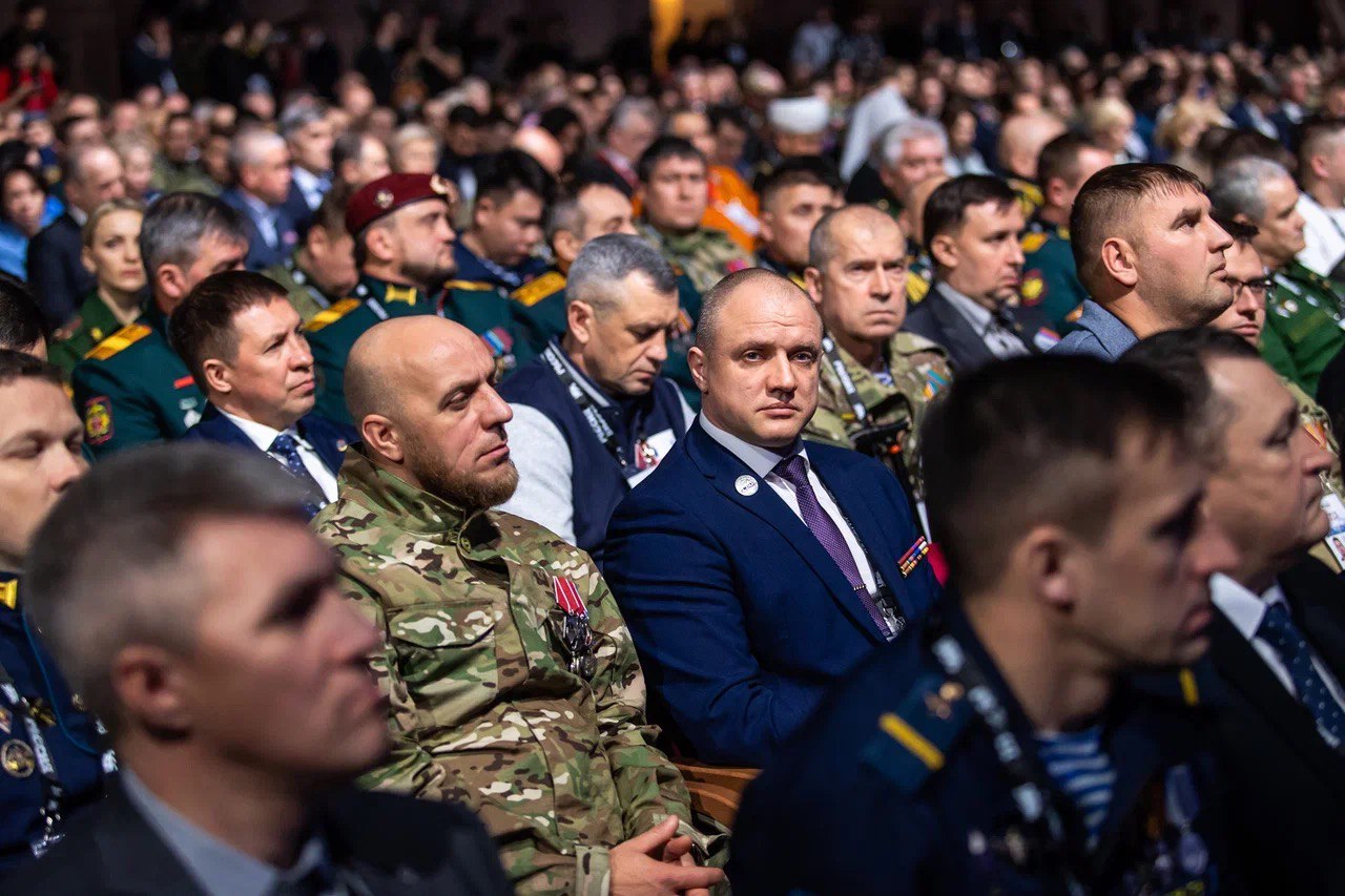 Герой России, ветеран СВО Максим Бахарев своим примером доказал, что даже после тяжелейших ранений можно вернуться к полноценной жизни и стать опорой для других Герой России, ветеран СВО Максим Бахарев своим примером доказал, что даже после тяжелейших ранений можно вернуться к полноценной жизни и стать опорой для других