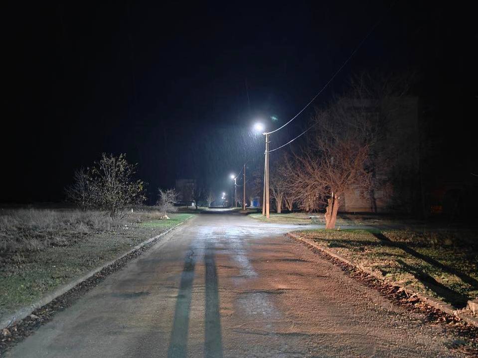 Делюсь первыми кадрами восстановленных пяти участков уличного освещения в городе Пологи Делюсь первыми кадрами восстановленных пяти участков уличного освещения в городе Пологи