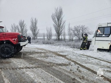 Сотрудники МЧС России оказали помощь водителю рейсового автобуса в Черниговском муниципальном округе