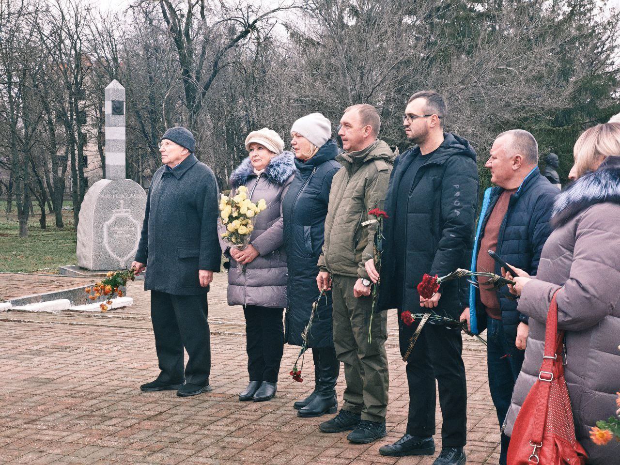 В Куйбышево почтили память Героев Отечества В Куйбышево почтили память Героев Отечества