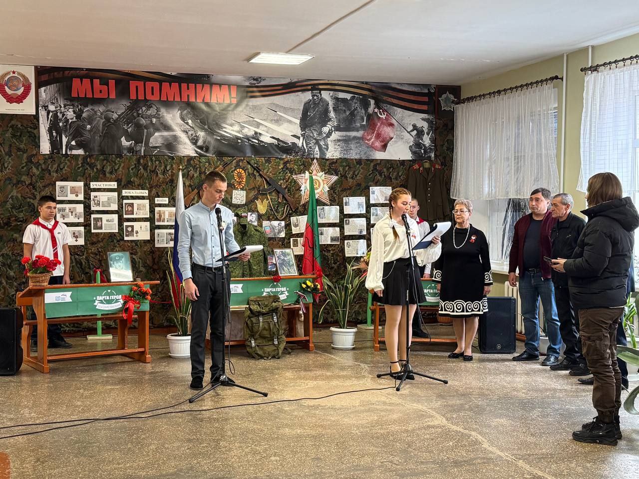 В ГБУ ОО ЗО «Новоданиловская СОШ №32 им. Н. Г. Лисконоженко» открылась «Парта героя» имени Дмитрия Полищука В ГБУ ОО ЗО «Новоданиловская СОШ №32 им. Н. Г. Лисконоженко» открылась «Парта героя» имени Дмитрия Полищука