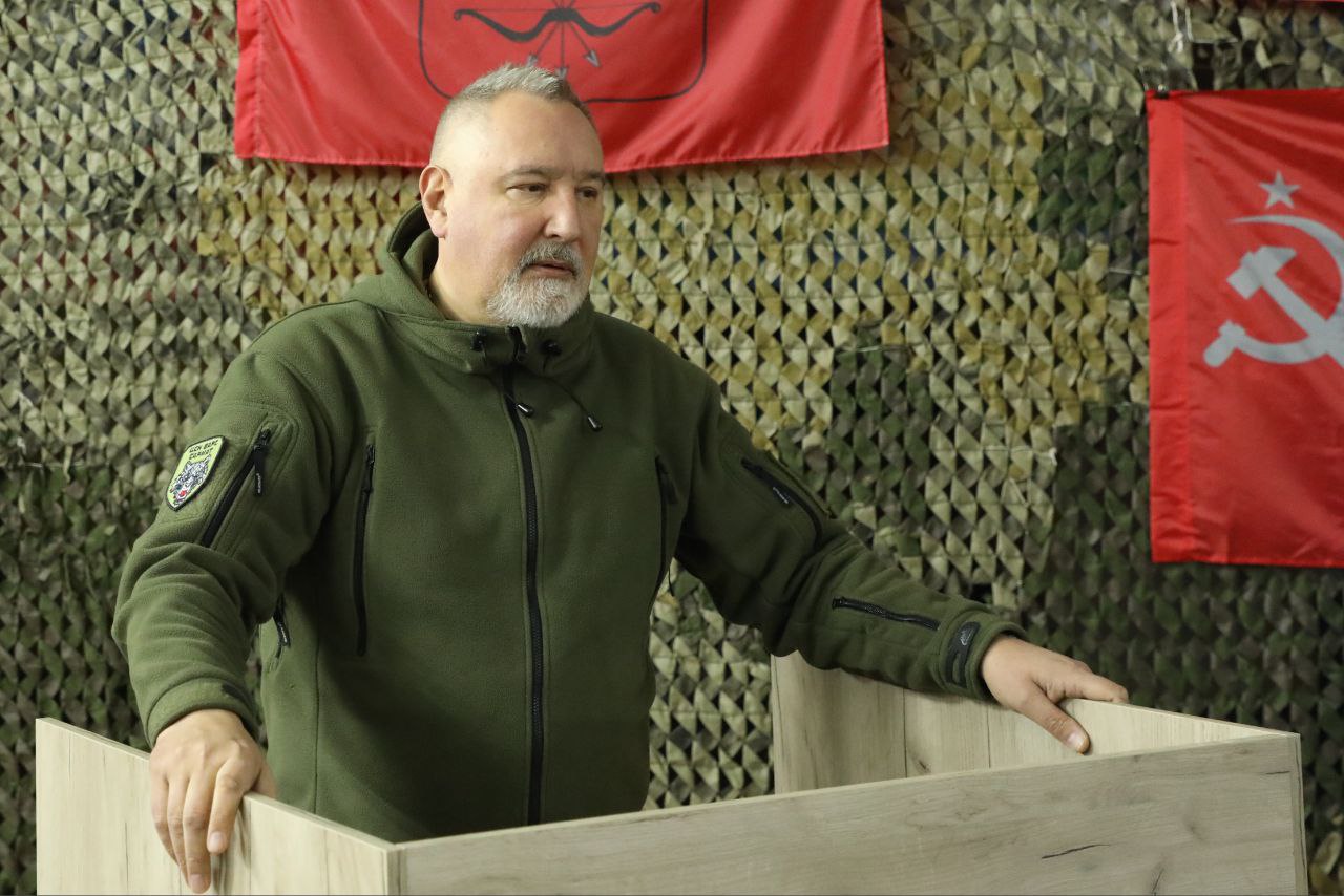 Дмитрий Рогозин: Бердянск. Барс-Сармат принимает главных и генеральных конструкторов вооружений и военной техники Дмитрий Рогозин: Бердянск. Барс-Сармат принимает главных и генеральных конструкторов вооружений и военной техники